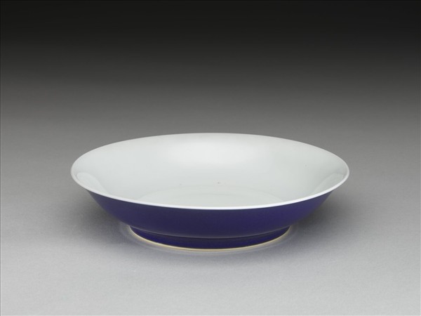 霽青釉白裡盤