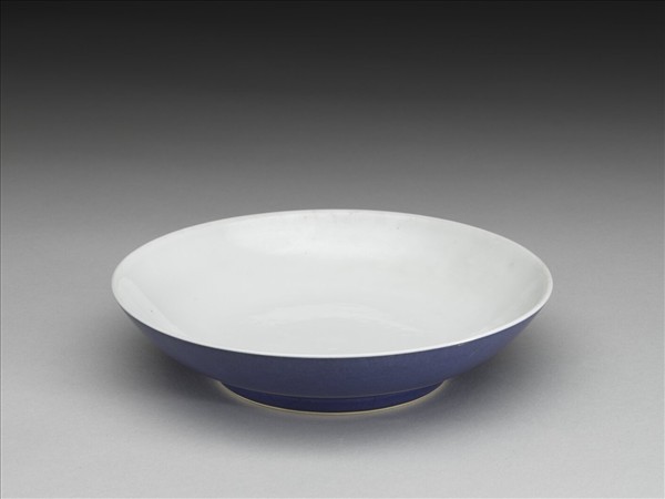 霽青釉白裡盤