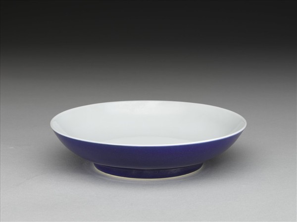 霽青釉白裡盤