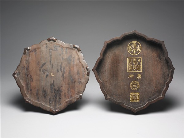 鑲白玉稜形紫檀木盒