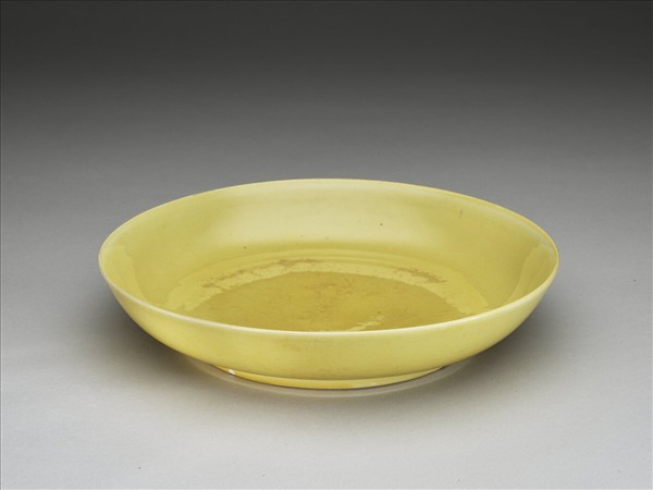 嬌黃釉盤