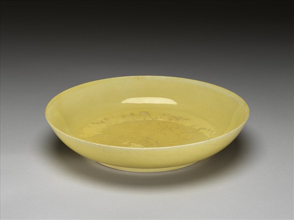 嬌黃釉盤
