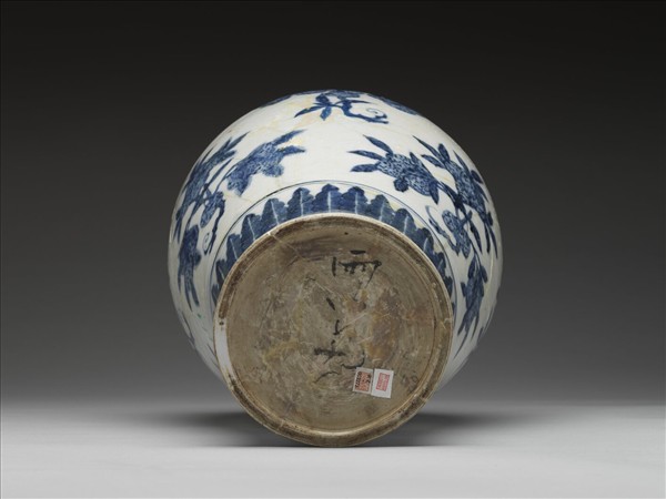 青花花果紋梅瓶