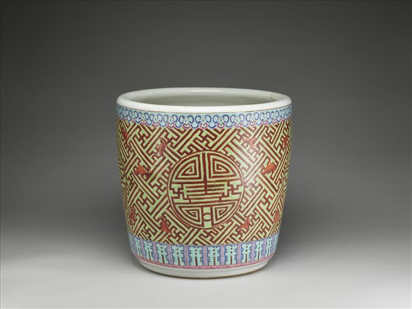 粉彩黃地福壽花盆