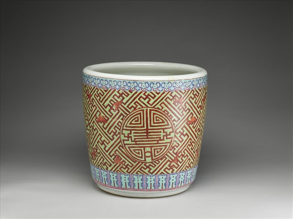 粉彩黃地福壽花盆