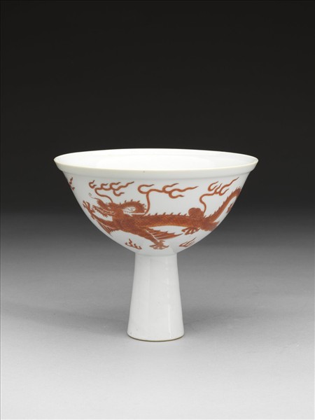白瓷描紅雙龍紋高足碗