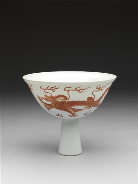 白瓷描紅雙龍紋高足碗