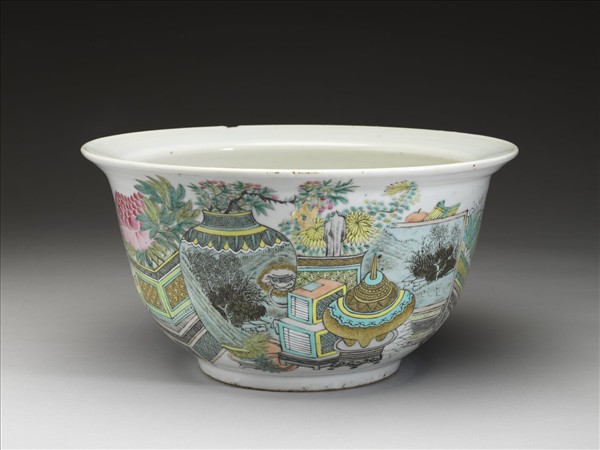 粉彩博古圖花盆