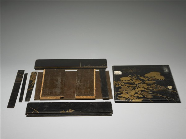 蒔繪花卉紋漆盒