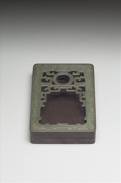 松花石嵌玻璃龍紋硯盒