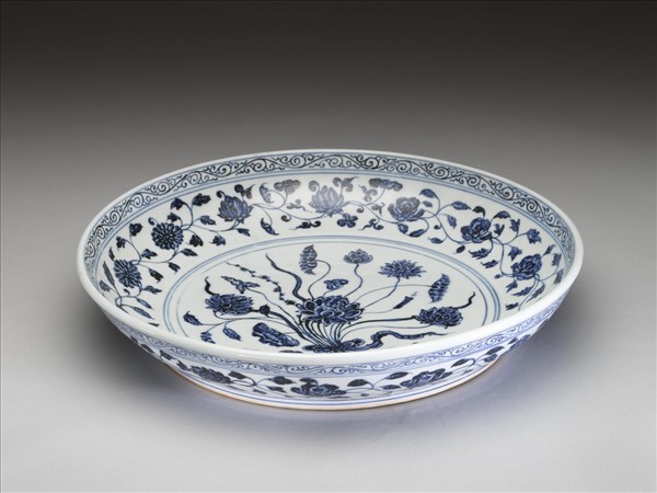 青花一把蓮紋盤