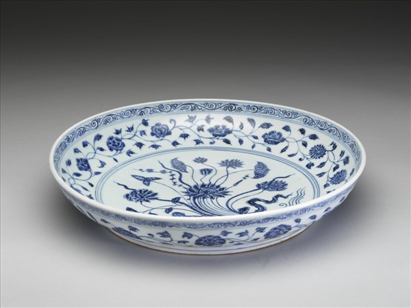 青花一把蓮紋盤