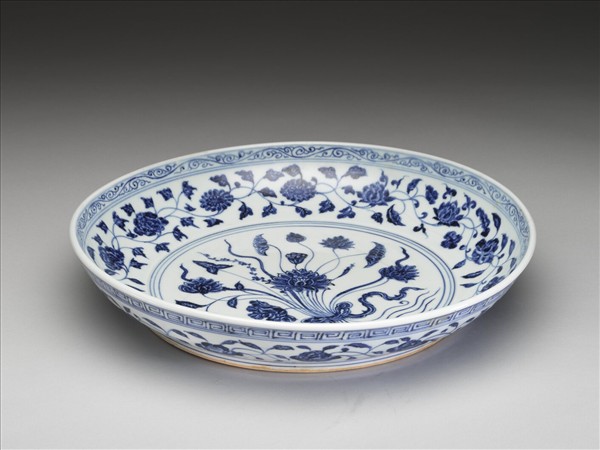 青花一把蓮紋盤