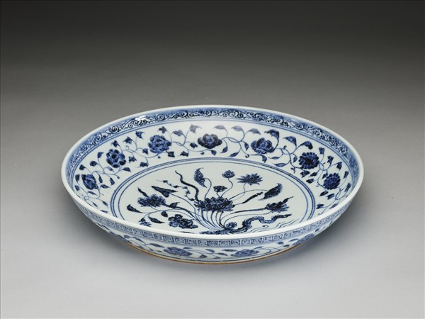 青花一把蓮紋盤