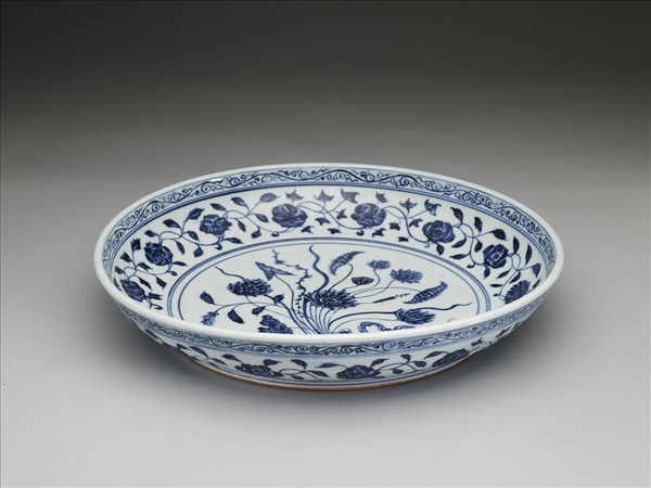 青花一把蓮紋盤