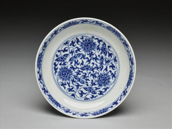青花番蓮紋盤