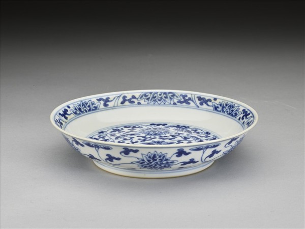 青花番蓮紋盤