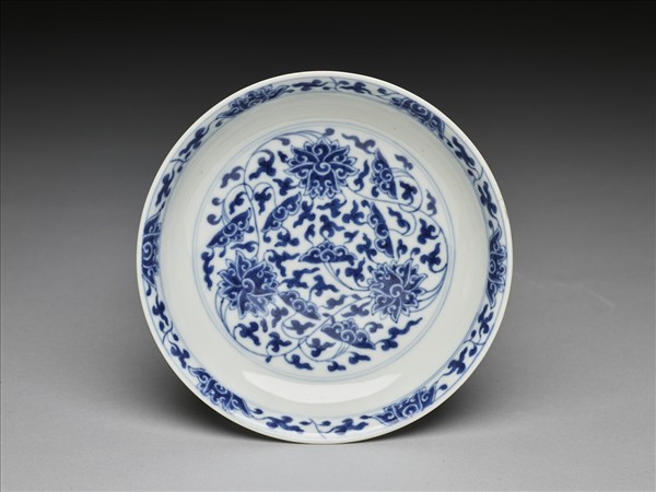 青花番蓮紋盤
