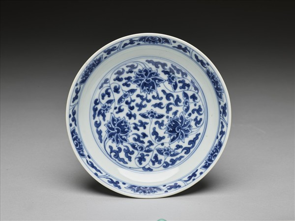 青花番蓮紋盤