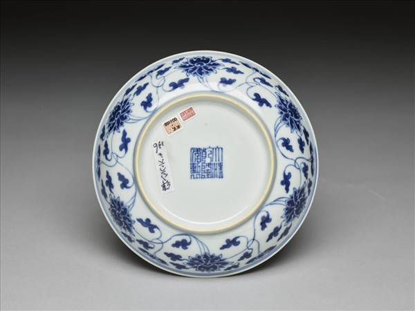 青花番蓮紋盤
