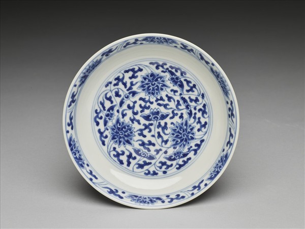 青花番蓮紋盤