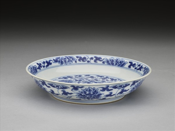 青花番蓮紋盤