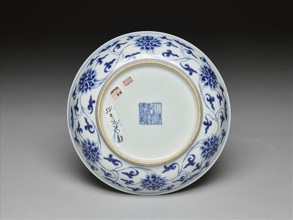 青花番蓮紋盤