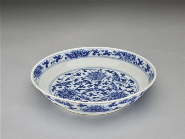 青花番蓮紋盤