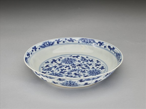 青花番蓮紋盤
