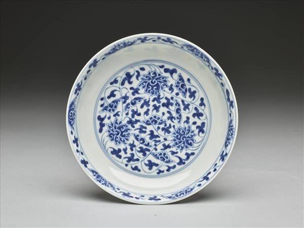 青花番蓮紋盤