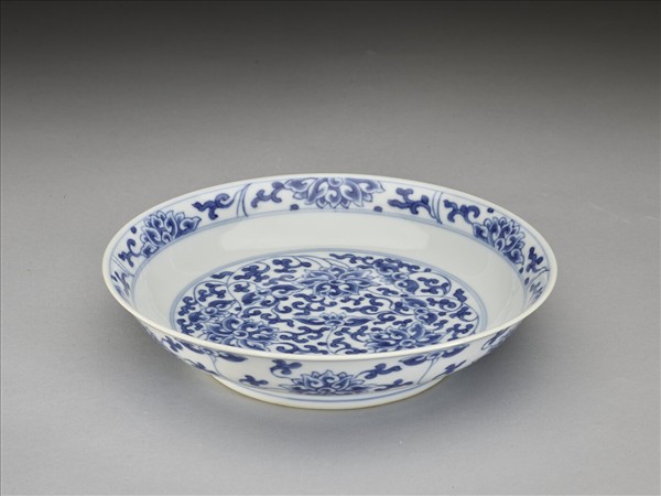 青花番蓮紋盤
