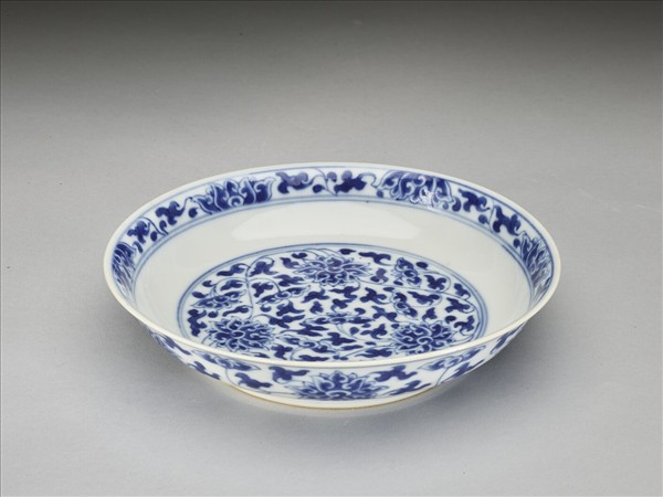 青花番蓮紋盤
