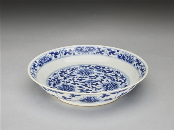 青花番蓮紋盤