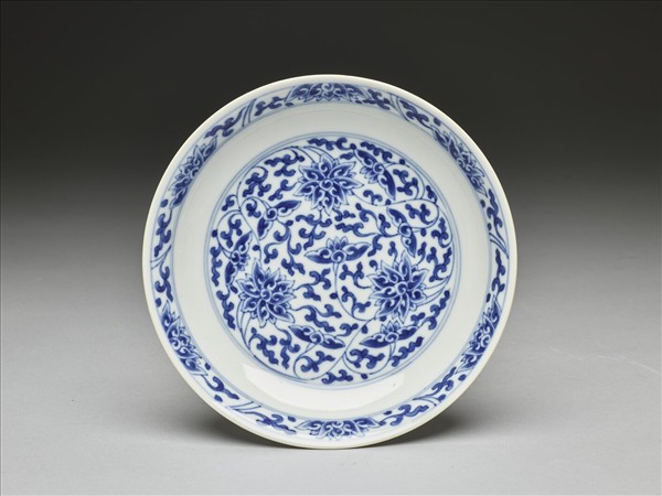 青花番蓮紋盤
