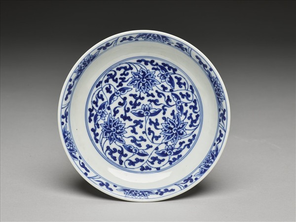 青花番蓮紋盤