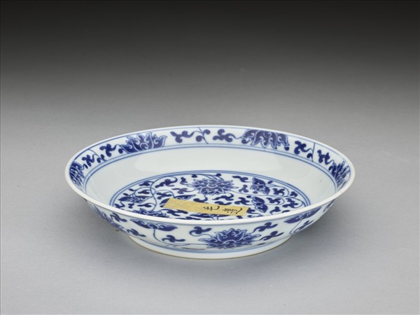 青花番蓮紋盤