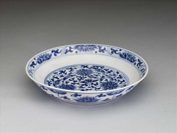 青花番蓮紋盤