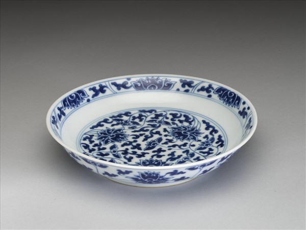 青花番蓮紋盤
