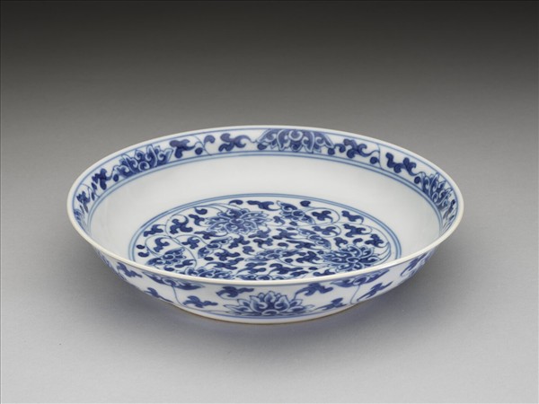 青花番蓮紋盤