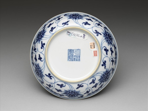 青花番蓮紋盤