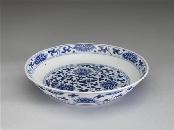 青花番蓮紋盤