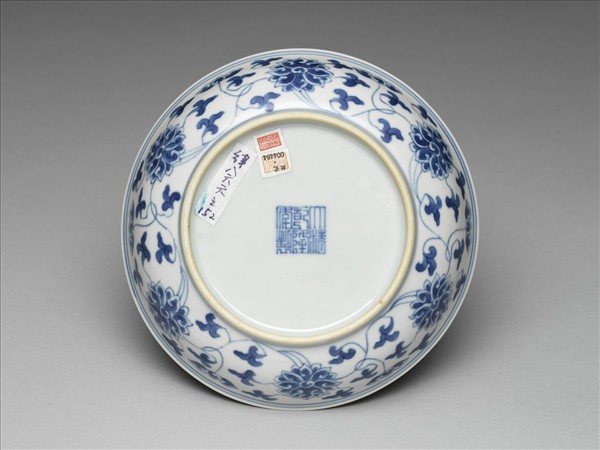 青花番蓮紋盤