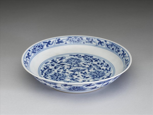 青花番蓮紋盤