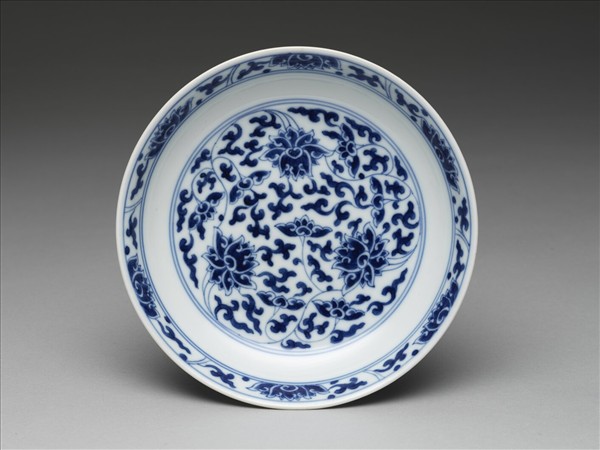 青花番蓮紋盤