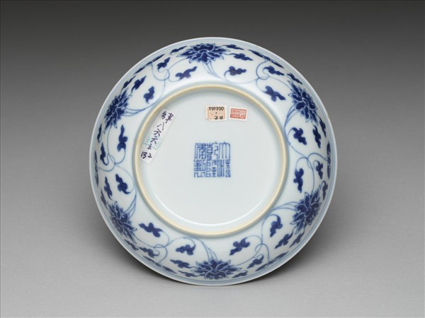 青花番蓮紋盤