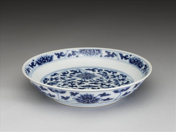 青花番蓮紋盤
