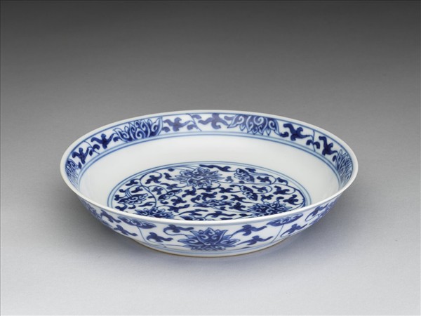青花番蓮紋盤