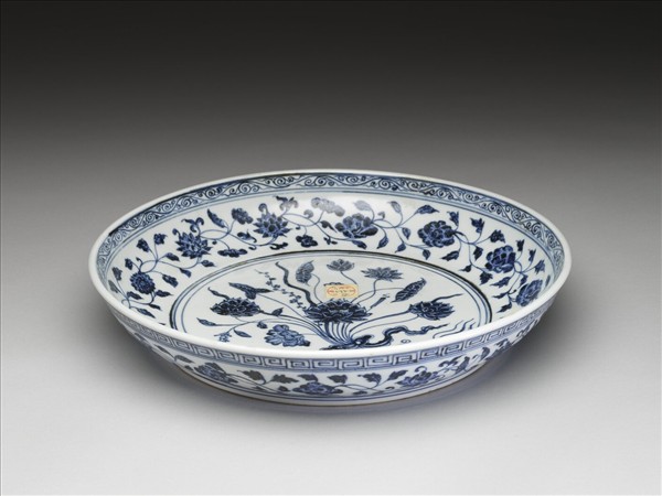 青花一把蓮紋盤