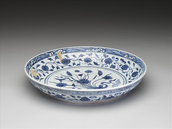 青花一把蓮紋盤