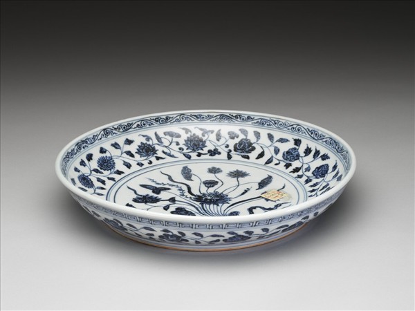 青花一把蓮紋盤